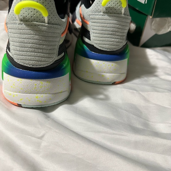 Pumas Authentic 💜 - Picture 3 of 5